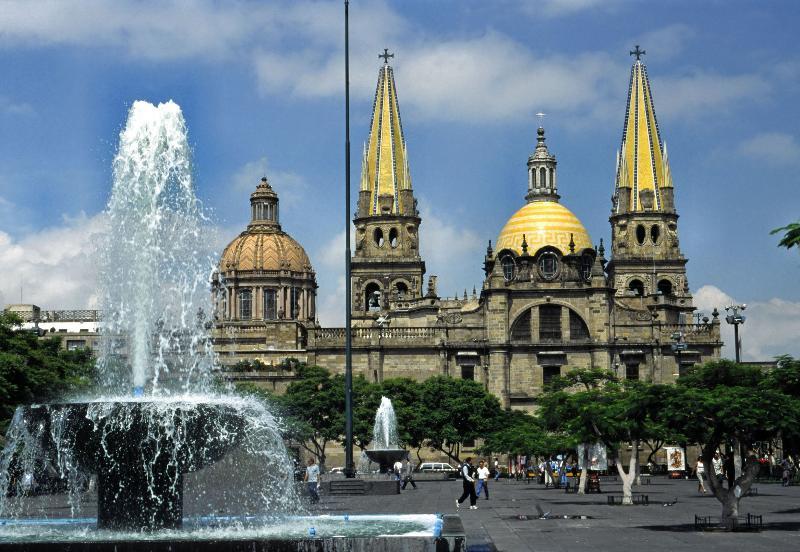 Hotel Colon Express Guadalajara Extérieur photo